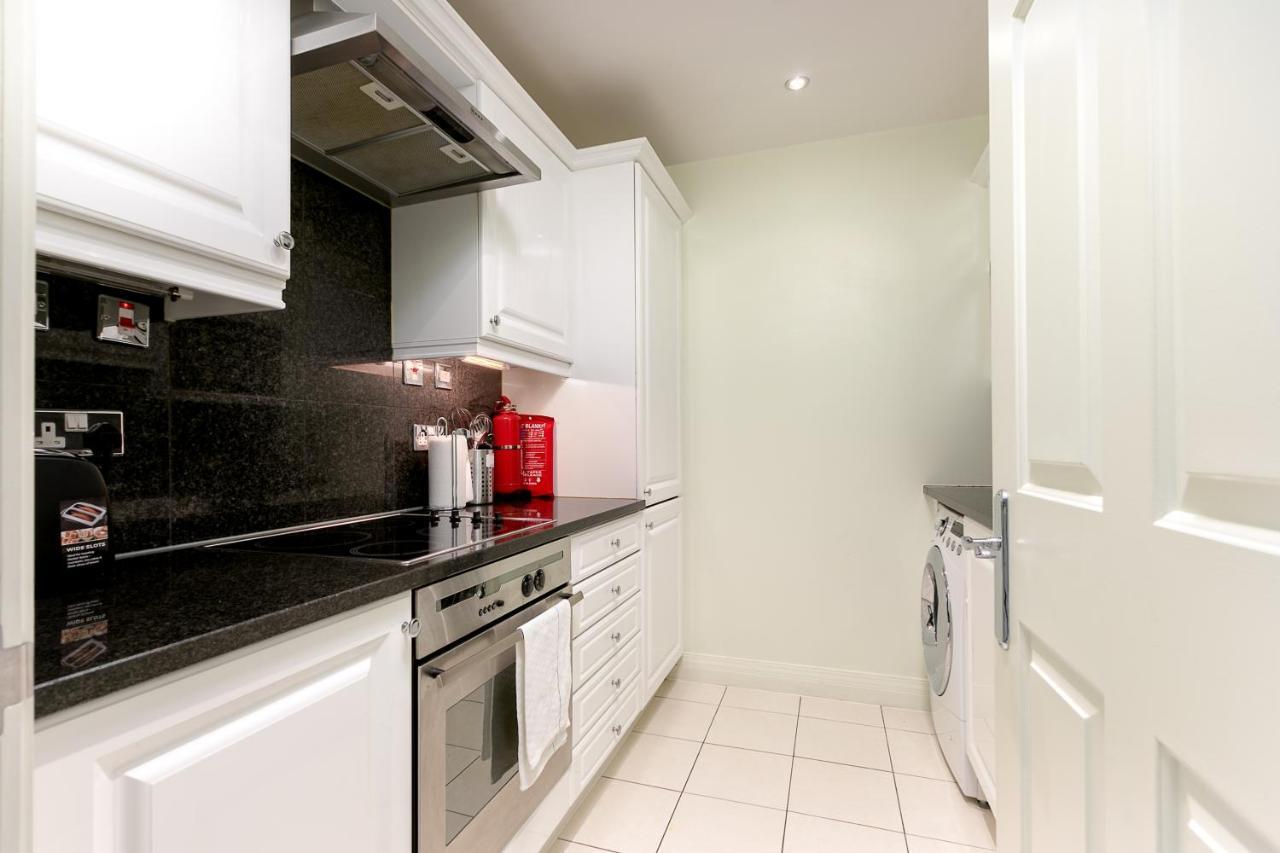 Point West Apartments London Kültér fotó