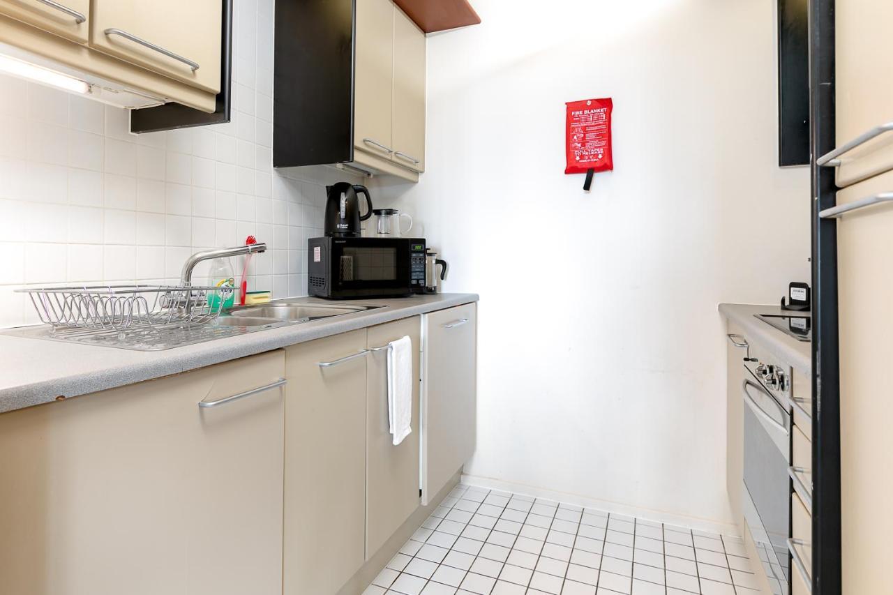Point West Apartments London Kültér fotó