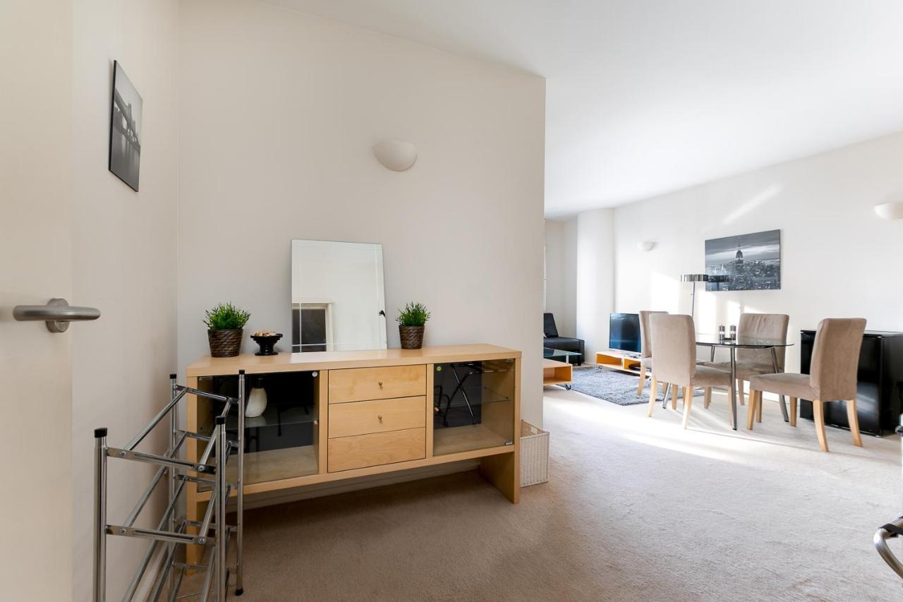 Point West Apartments London Kültér fotó